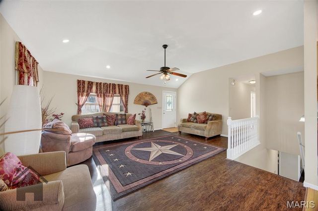 15695 Terris Lane, St Robert, MO 65584