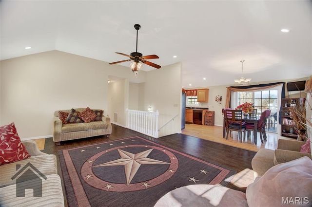 15695 Terris Lane, St Robert, MO 65584