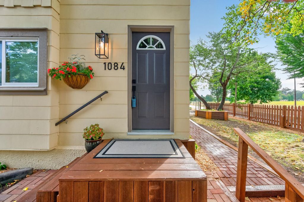 1084 Sylvan Street, Saint Paul, MN 55117 — exterior