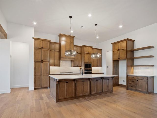 9101 Prairie Estates Drive, Mustang, OK 73064