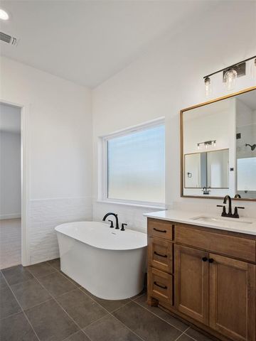 9101 Prairie Estates Drive, Mustang, OK 73064