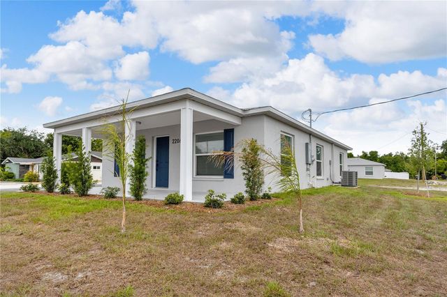 2206 53RD AVENUE E, Bradenton, FL 34203