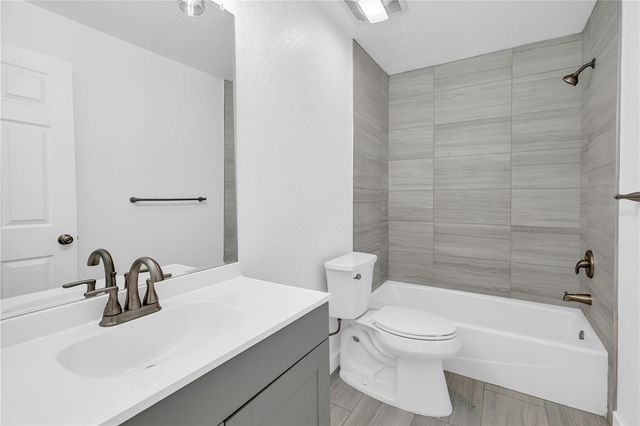 2206 53RD AVENUE E, Bradenton, FL 34203