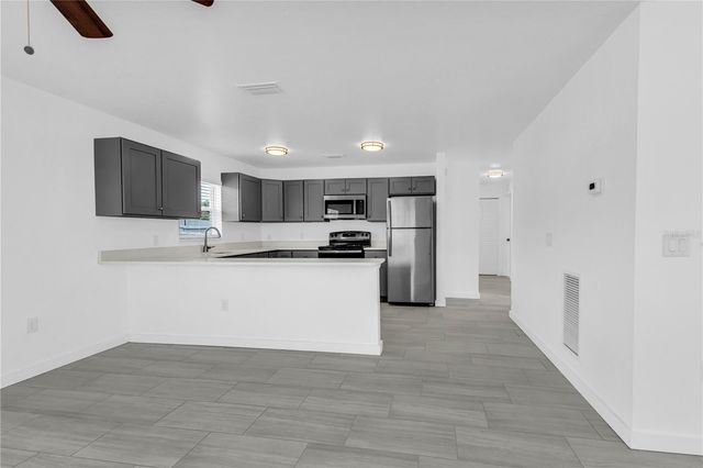 2206 53RD AVENUE E, Bradenton, FL 34203
