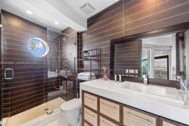 3344 NE 167th St, North Miami Beach, FL 33160