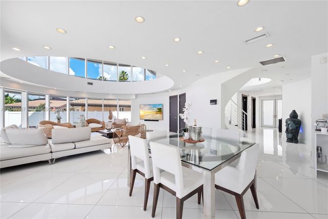 3344 NE 167th St, North Miami Beach, FL 33160