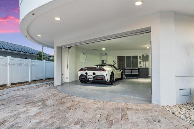 3344 NE 167th St, North Miami Beach, FL 33160