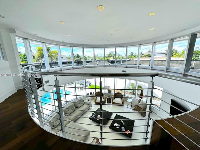 3344 NE 167th St, North Miami Beach, FL 33160