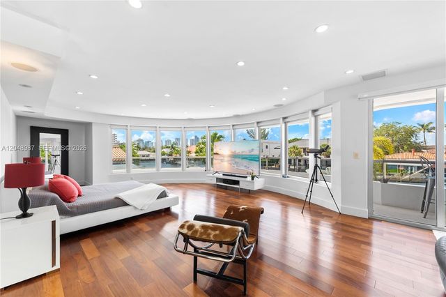 3344 NE 167th St, North Miami Beach, FL 33160