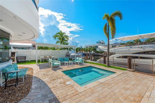 3344 NE 167th St, North Miami Beach, FL 33160