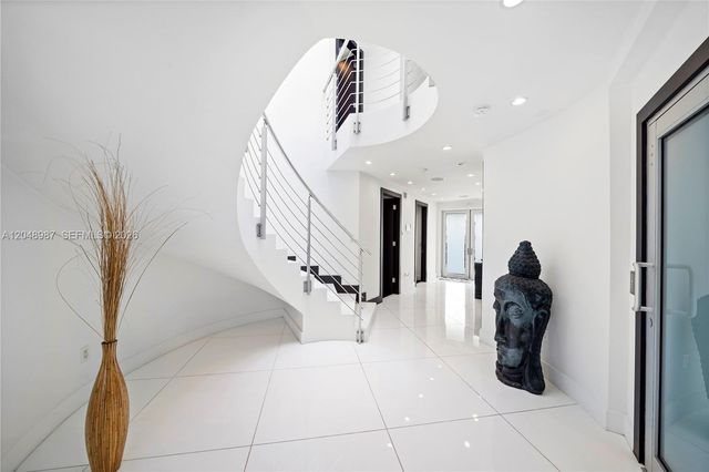 3344 NE 167th St, North Miami Beach, FL 33160