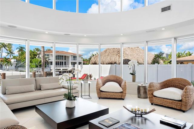 3344 NE 167th St, North Miami Beach, FL 33160