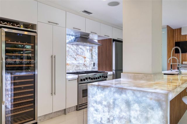 3344 NE 167th St, North Miami Beach, FL 33160