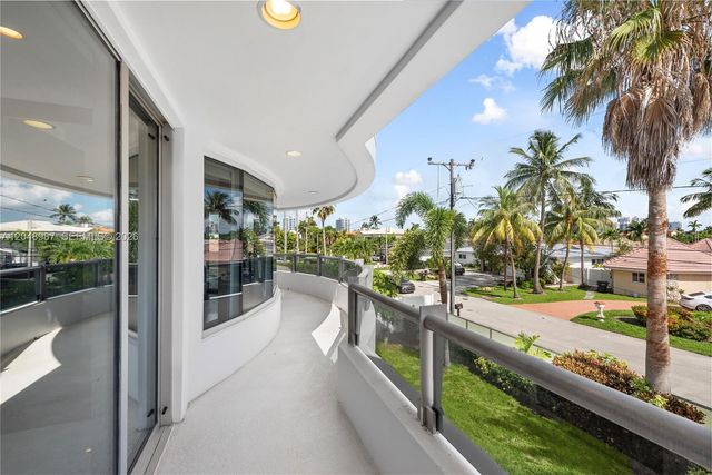 3344 NE 167th St, North Miami Beach, FL 33160