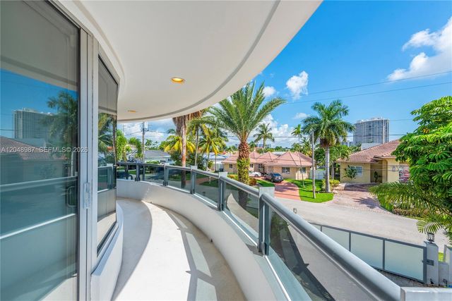 3344 NE 167th St, North Miami Beach, FL 33160