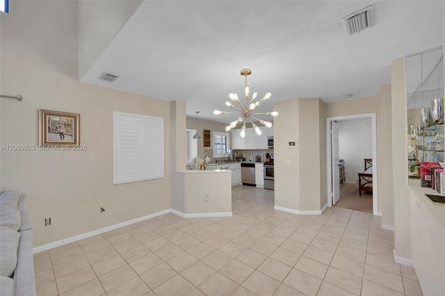 362 Prestwick Cir 3, Palm Beach Gardens, FL 33418
