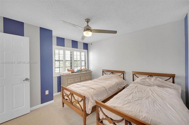 362 Prestwick Cir 3, Palm Beach Gardens, FL 33418