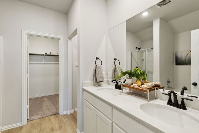 611 Forest Haven Drive, Van Alstyne, TX 75495
