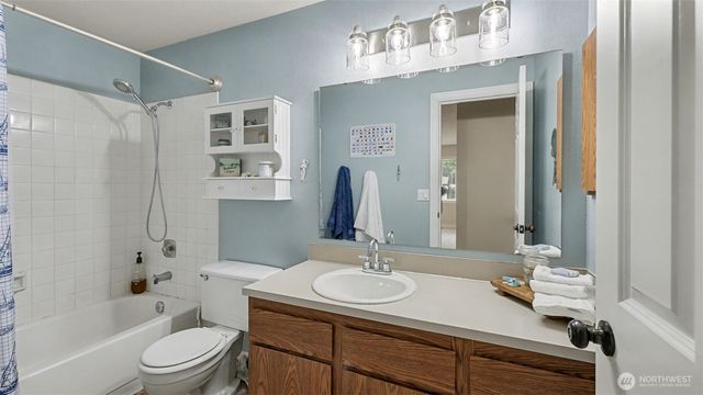 6209 144th Avenue NE, Redmond, WA 98052