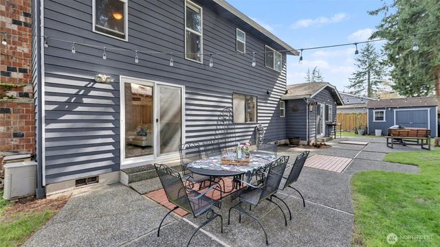 6209 144th Avenue NE, Redmond, WA 98052