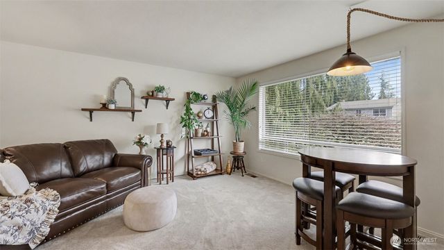 6209 144th Avenue NE, Redmond, WA 98052