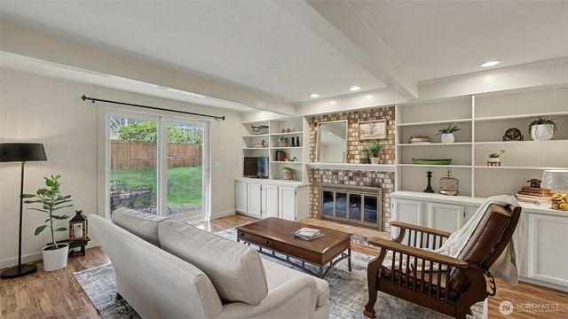 6209 144th Avenue NE, Redmond, WA 98052