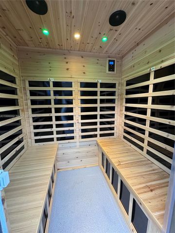 1205 NE 17th Ter, Fort Lauderdale, FL 33304