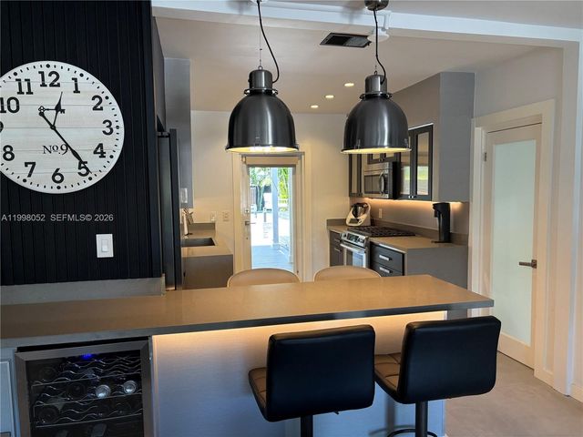 1205 NE 17th Ter, Fort Lauderdale, FL 33304