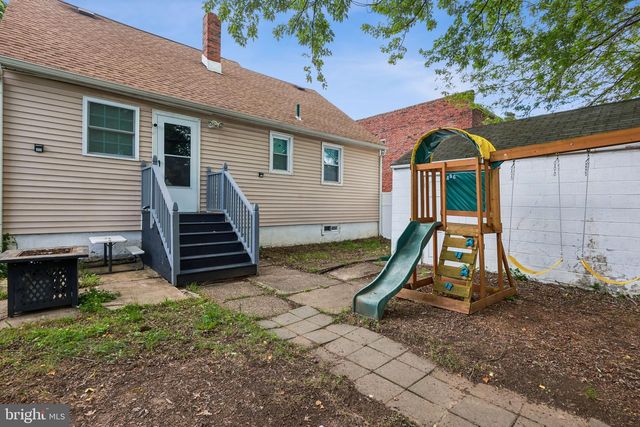 305 CHESTNUT AVE, Oaklyn, NJ 08107