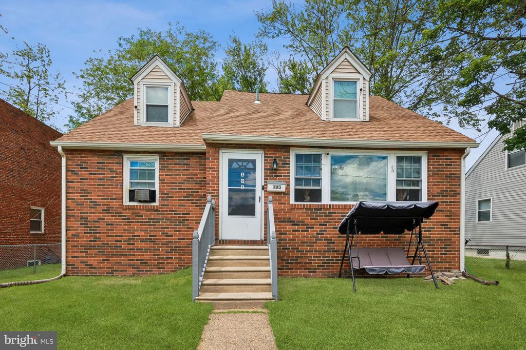 305 CHESTNUT AVE, Oaklyn, NJ 08107