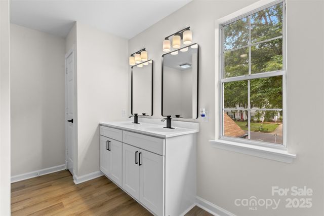 6907 Spandril Lane, Charlotte, NC 28215