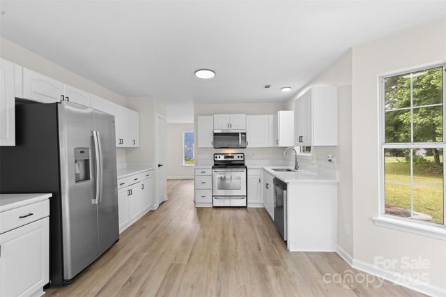 6907 Spandril Lane, Charlotte, NC 28215