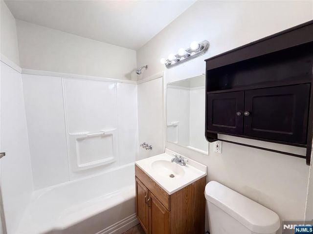 128 Catherine Avenue, Mahwah, NJ 07430