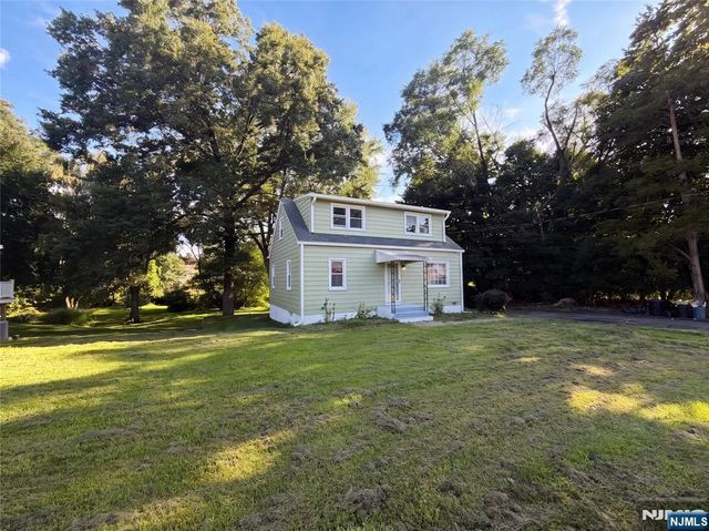 128 Catherine Avenue, Mahwah, NJ 07430