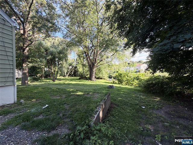 128 Catherine Avenue, Mahwah, NJ 07430