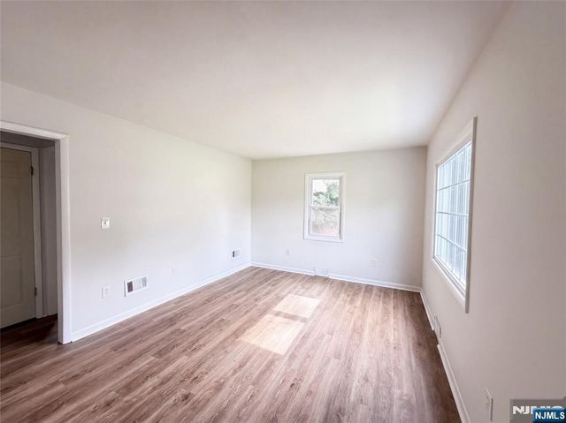 128 Catherine Avenue, Mahwah, NJ 07430