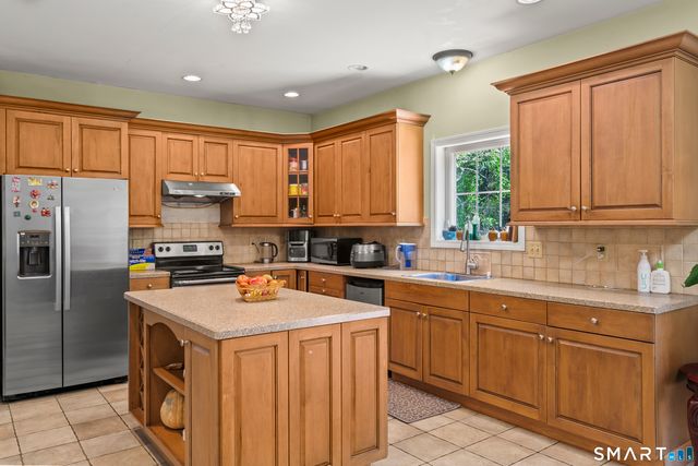 52 Middle Road, Preston, CT 06365