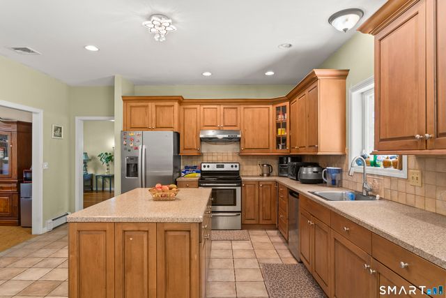 52 Middle Road, Preston, CT 06365