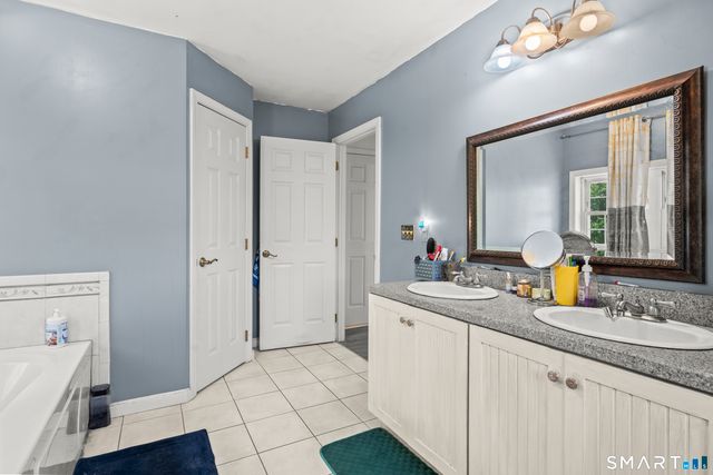 52 Middle Road, Preston, CT 06365