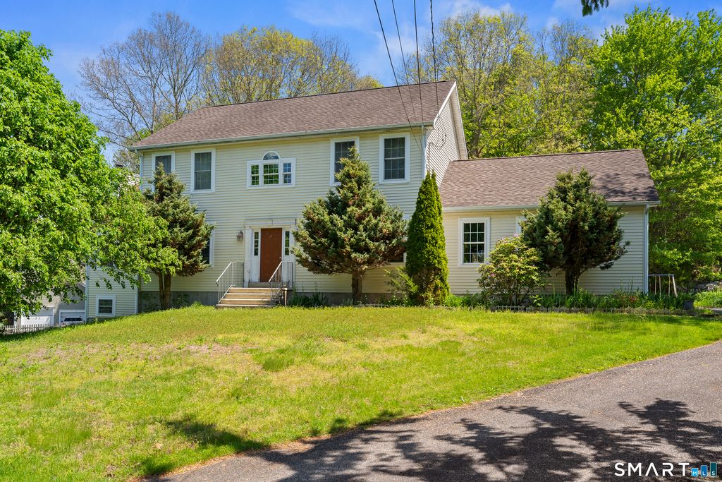 52 Middle Road, Preston, CT 06365