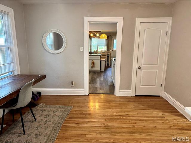 2480 Hartland Avenue, St Louis, MO 63114