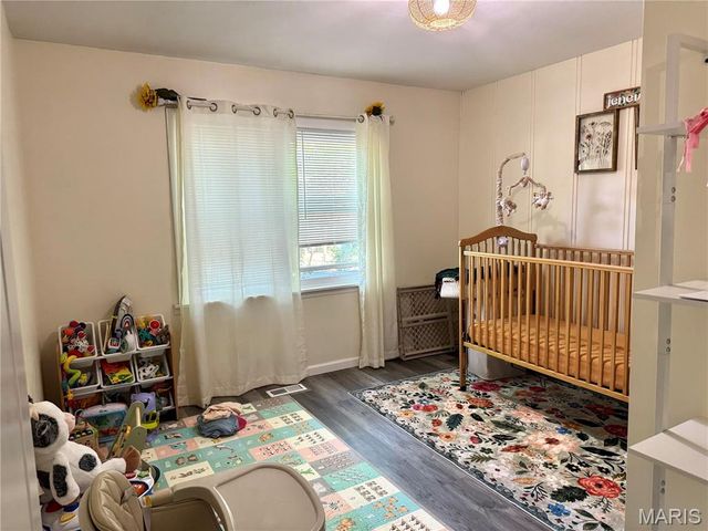 2480 Hartland Avenue, St Louis, MO 63114