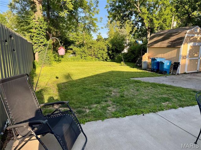 2480 Hartland Avenue, St Louis, MO 63114