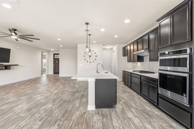 108 Round Valley CT, Liberty Hill, TX 78642