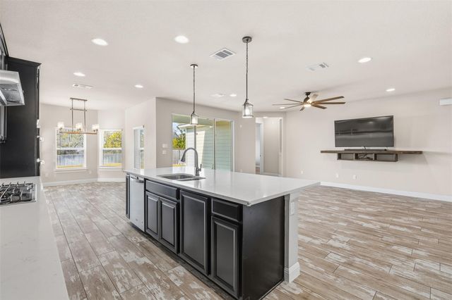 108 Round Valley CT, Liberty Hill, TX 78642