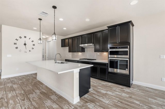 108 Round Valley CT, Liberty Hill, TX 78642