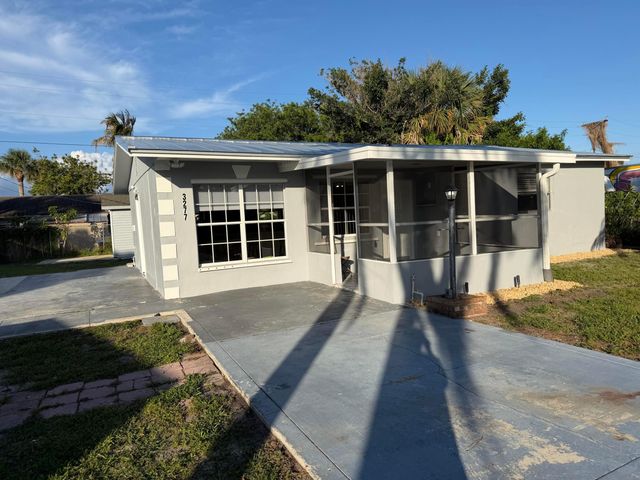 3277 SE Birch Avenue, Stuart, FL 34997