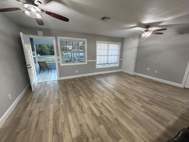 3277 SE Birch Avenue, Stuart, FL 34997