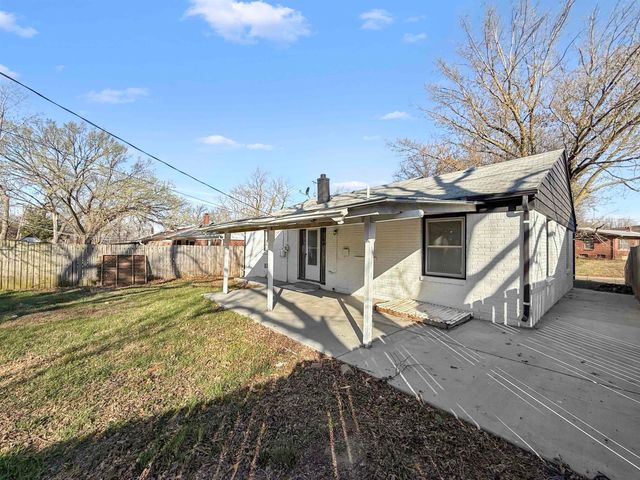 3623 E Funston St, Wichita, KS 67218