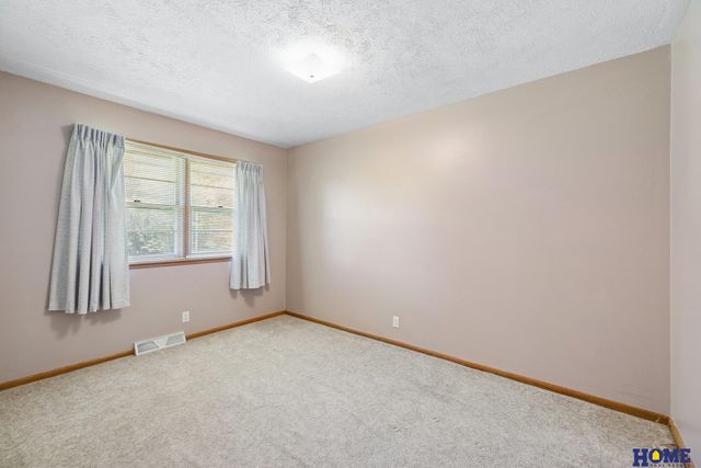 6191 N 14th Street, Lincoln, NE 68521